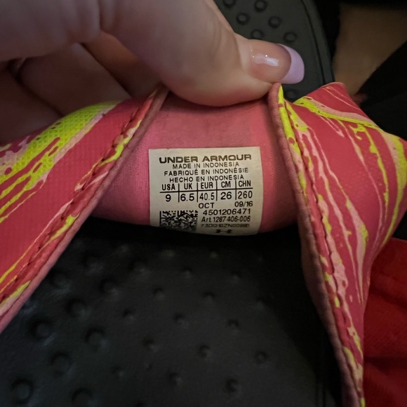 under armour slides - Picture 4 of 4
